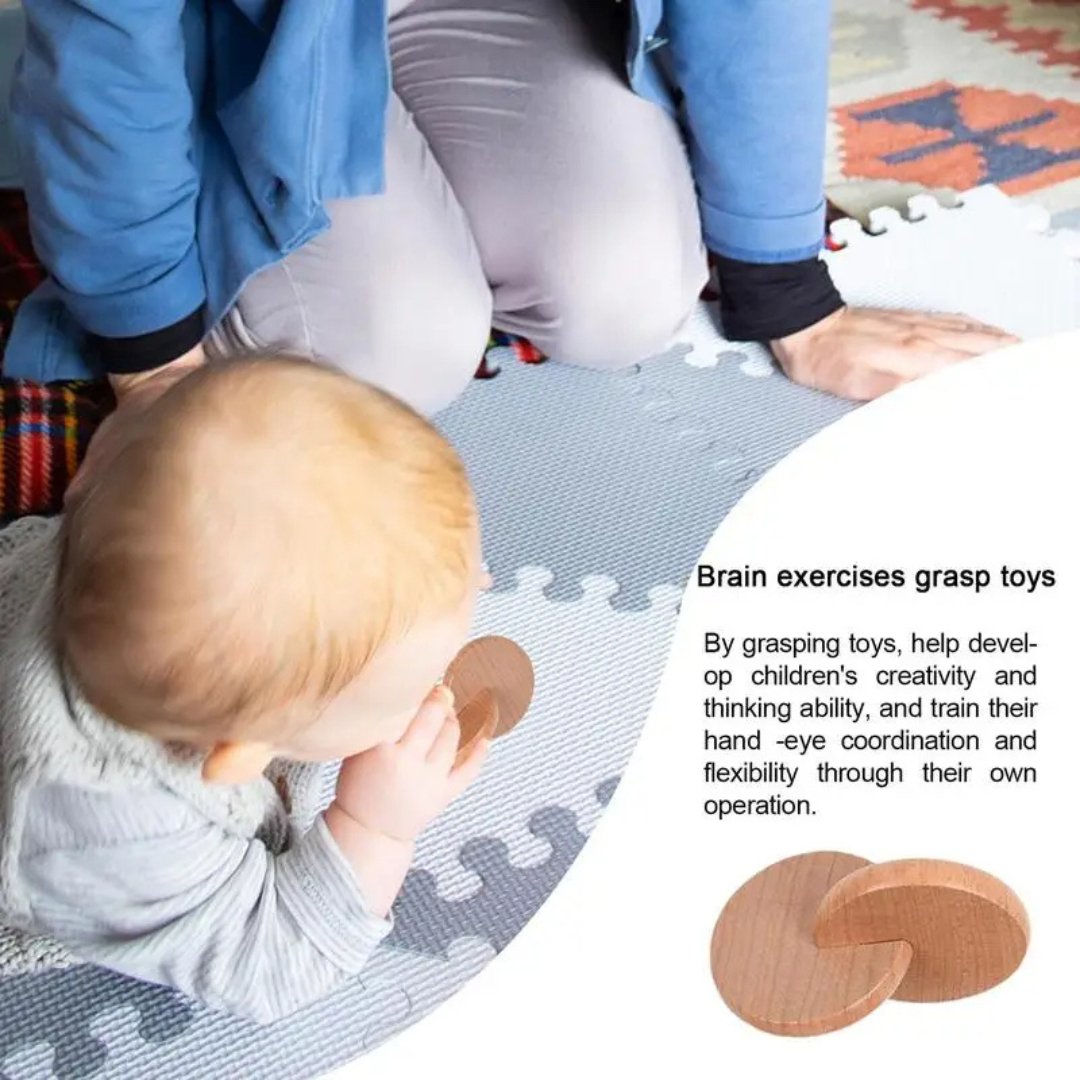 Montessori Interlocking Discs Toy - Natural Beech Wood Baby Grip Toy - LearnLark Montessori